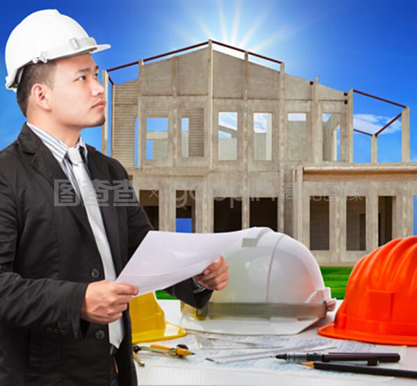 建筑工程中的角色分工與專業協作 建筑師、人員組織與工作管道設計的協同管理